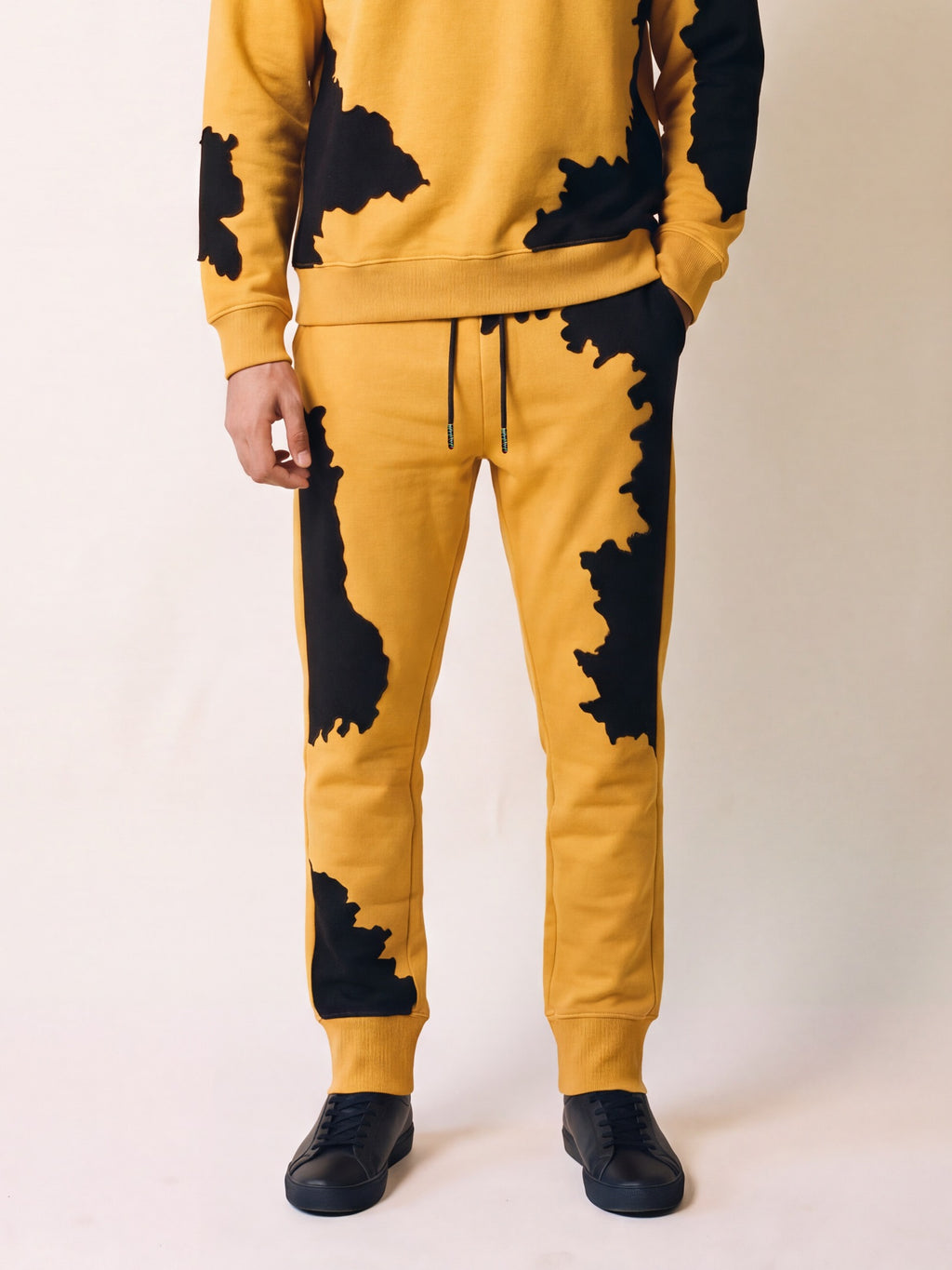 Spill Joggers – Yellow – on model, front